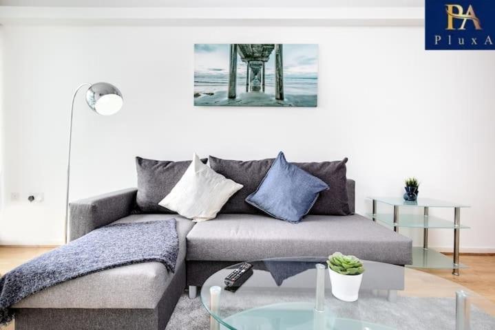 Pluxa Azure Cubic Apartment Birmingham Exterior foto